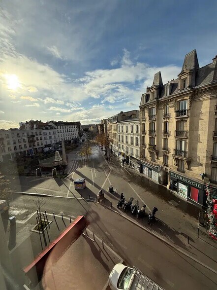 Local commercial dans Saint-Denis à vendre - Photo de l’immeuble – Image 2 sur 3