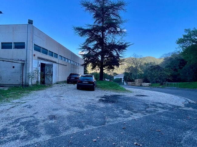 Plus de détails pour 1348 Route Du Vaisseau, Gémenos - Industriel/Logistique à louer