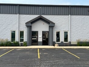 30-52 E Belmont Dr, Romeoville, IL à louer Photo de l’immeuble– Image 1 sur 6