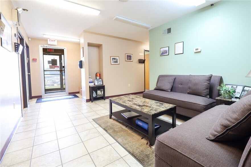 1051 Garden St, Greensburg, PA à louer - Photo de l’immeuble – Image 3 sur 3