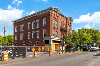 41 South St, Glens Falls, NY à louer Photo de l’immeuble– Image 1 sur 6
