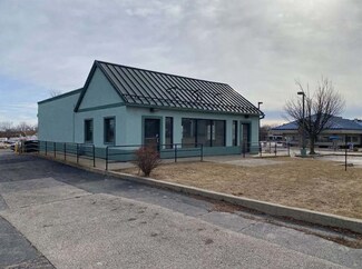Plus de détails pour 3325 Sheridan Rd, Zion, IL - Local commercial à louer