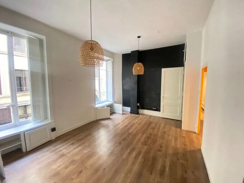 Bureau dans Lyon à louer - Photo de l’immeuble – Image 3 sur 7