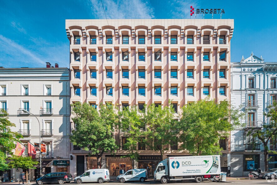 Bureau dans Madrid, Madrid à louer - Photo de l’immeuble – Image 3 sur 12
