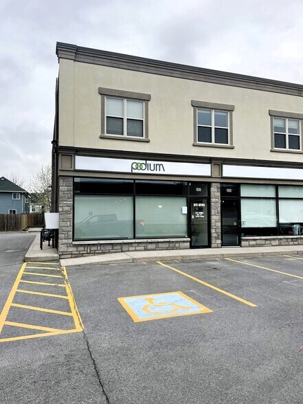 572-574 Princess St, Kingston, ON à louer - Photo de l’immeuble – Image 1 sur 4