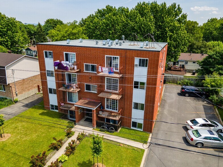 3375 Rue Gélineau, Longueuil, QC à vendre - Photo de l’immeuble – Image 2 sur 16