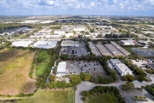 2361 NW 22nd St, Pompano Beach, FL à louer - Photo de l’immeuble – Image 2 sur 10