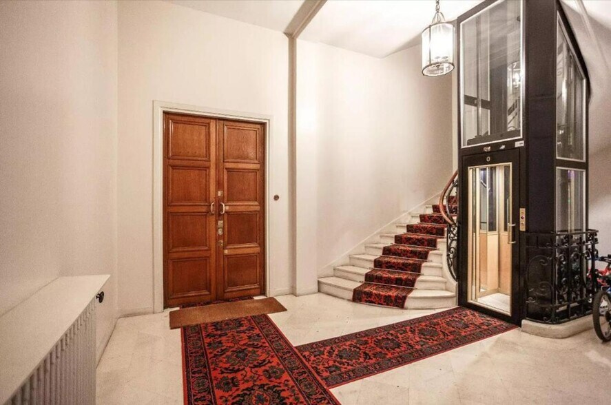 16 Avenue Pierre Ier De Serbie, Paris à louer - Hall d’entrée – Image 3 sur 7