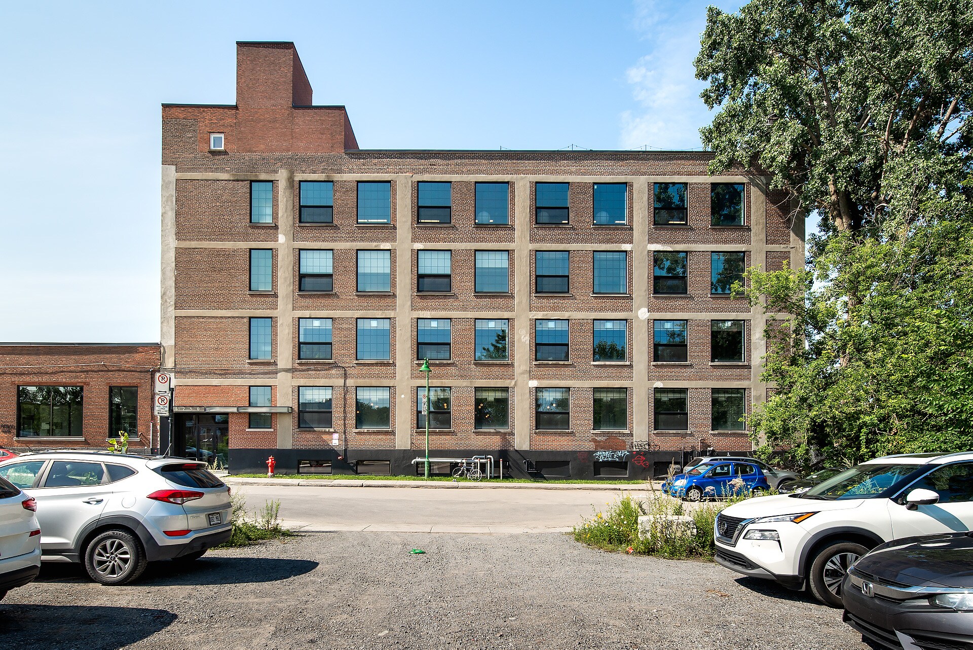 6250 Rue Hutchison, Montréal, QC à louer Photo principale– Image 1 sur 10