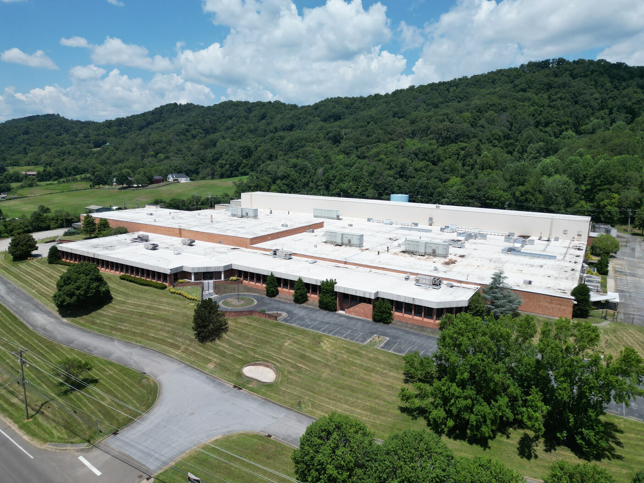 7500 US 11 W, Rogersville, TN à louer Photo de l’immeuble– Image 1 sur 27