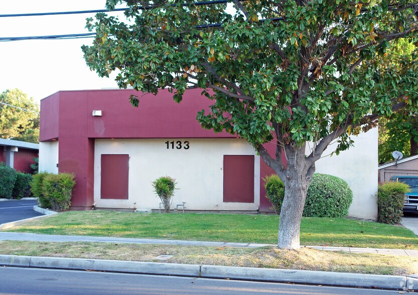 1133 E Olive Ave, Fresno, CA à louer - Photo de l’immeuble – Image 3 sur 25