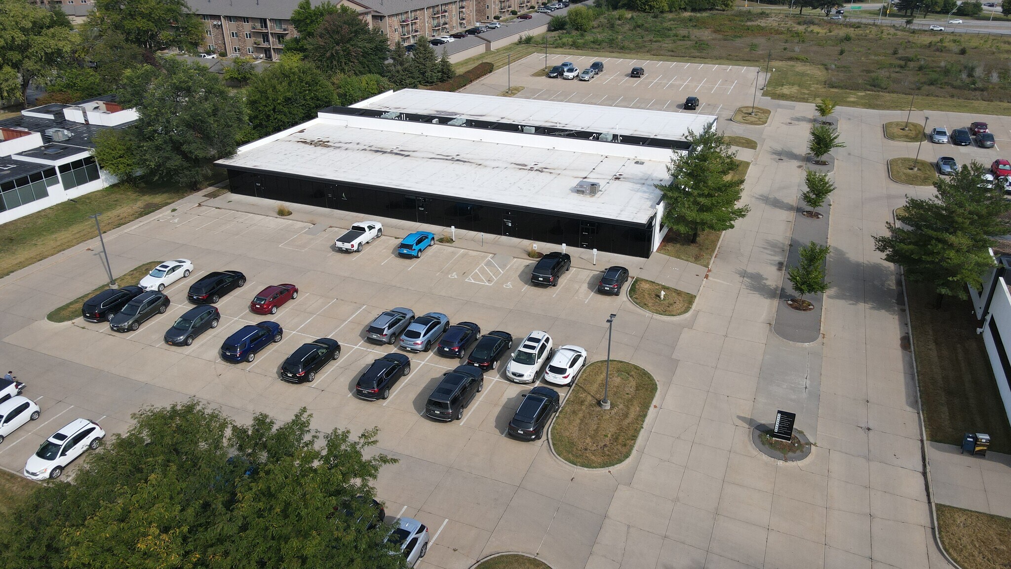 1031 Office Park Rd, West Des Moines, IA à louer Photo de l’immeuble– Image 1 sur 8