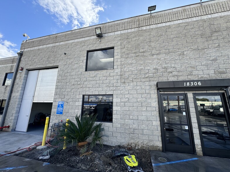 18306 Eddy St, Northridge, CA à louer - Photo de l’immeuble – Image 3 sur 6