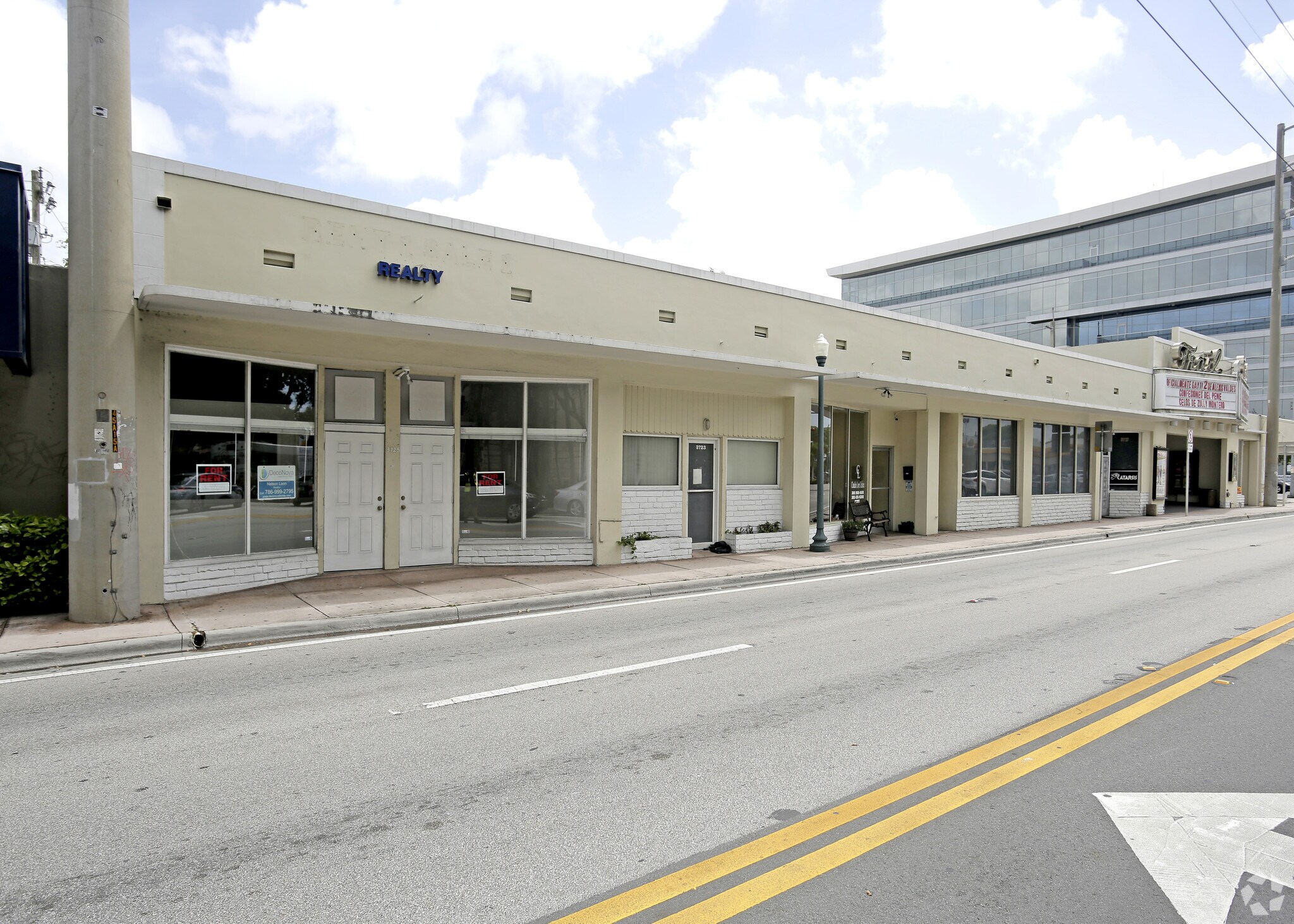 3717-3725 SW 8th St, Miami, FL à vendre Photo de l’immeuble– Image 1 sur 6
