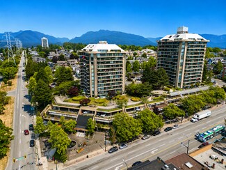 Plus de détails pour 3701 Hastings St, Burnaby, BC - Local commercial à louer