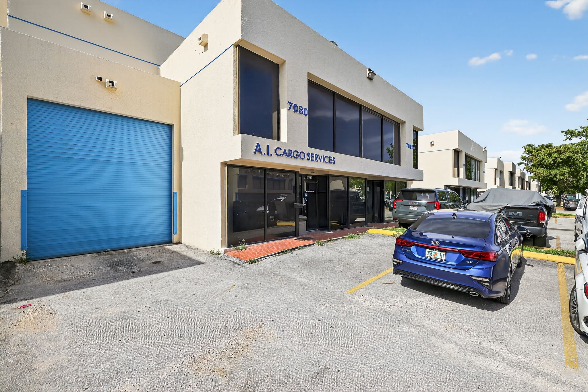 7080-7088 NW 50th St, Miami, FL à vendre Photo de l’immeuble– Image 1 sur 15