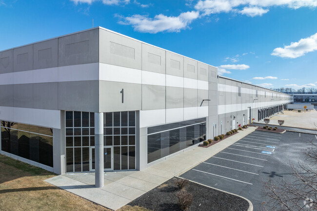 Plus de détails pour 1 S Shearer Dr, Carlisle, PA - Industriel/Logistique à louer