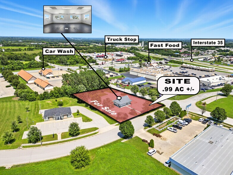 700 N Country Ave, Kearney, MO à vendre - Photo de l’immeuble – Image 1 sur 14