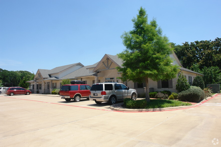 2601 Sagebrush Dr, Flower Mound, TX à louer - Photo de l’immeuble – Image 3 sur 5