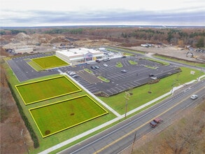 4331 Middle Country Rd, Calverton, NY à louer Photo intérieure– Image 2 sur 2