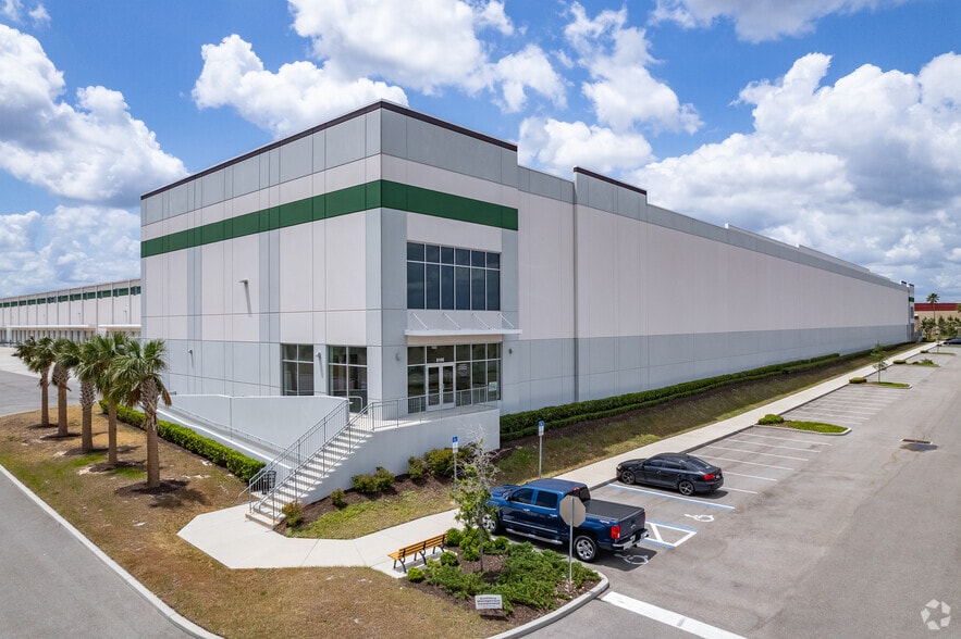 8100 American Way, Groveland, FL à louer - Photo principale – Image 1 sur 6