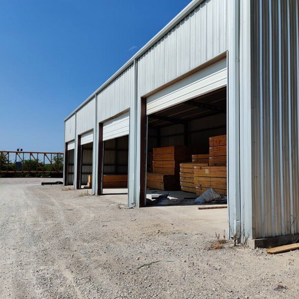 2400 N Cresson Hwy, Cresson, TX à louer - Photo de l’immeuble – Image 3 sur 6