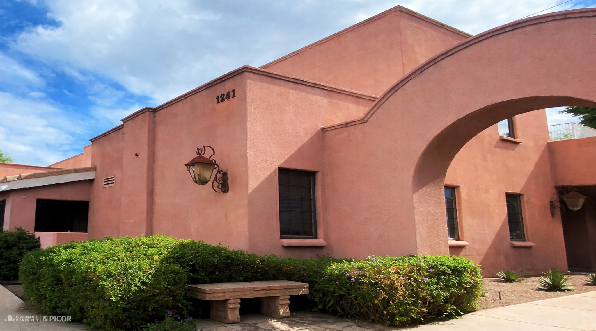 1241 N Wilmot Rd, Tucson, AZ à vendre Photo principale– Image 1 sur 8