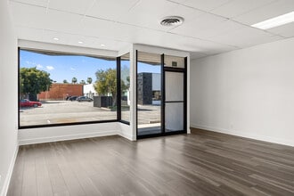 6161 Lincoln Ave, Buena Park, CA à louer Photo de l’immeuble– Image 2 sur 5