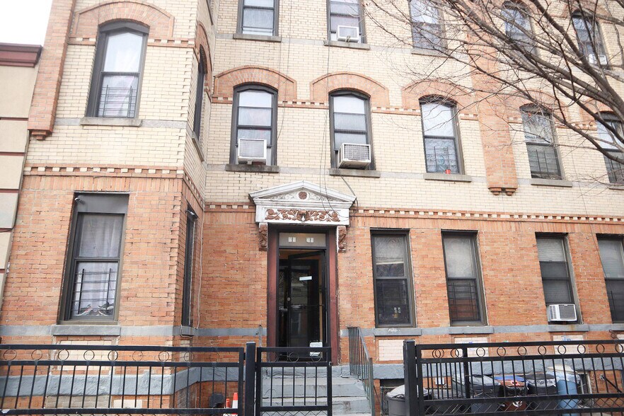 12-Unit Multifamily/ Upside in Prime Ast portefeuille de 2 biens à vendre sur LoopNet.fr - Photo de l’immeuble – Image 2 sur 18