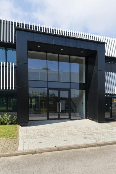 Trinity Rd, Ashford à louer - Photo de l’immeuble – Image 3 sur 4