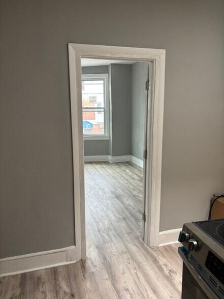 1557 Mount Ephraim Ave, Camden, NJ à vendre - Photo intérieure – Image 3 sur 49