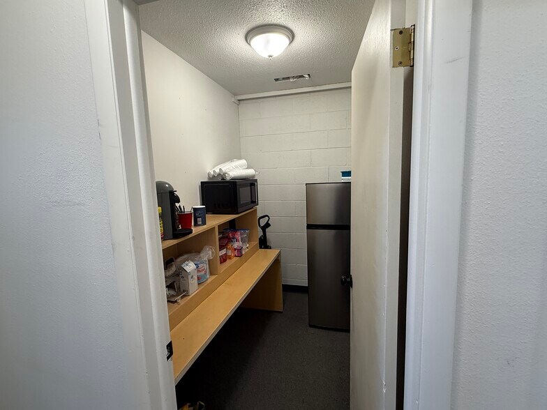 614 N 1st St, Montrose, CO à vendre - Photo de l’immeuble – Image 2 sur 24