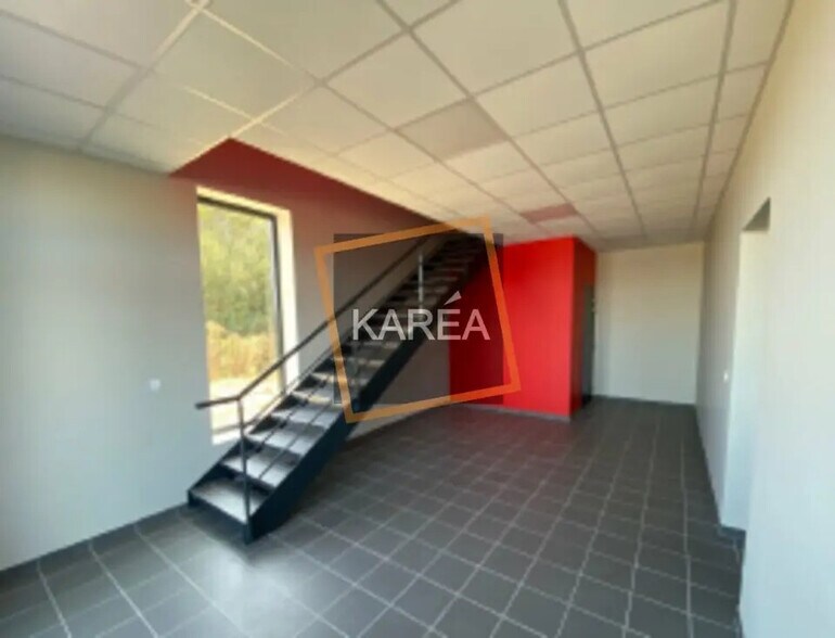 Local d'activités dans Montereau-sur-le-Jard à vendre - Photo de l’immeuble – Image 3 sur 5