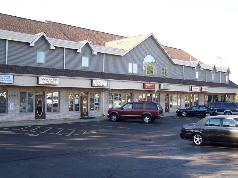 2090 Larkin Ave, Elgin, IL à louer - Photo de l’immeuble – Image 2 sur 3