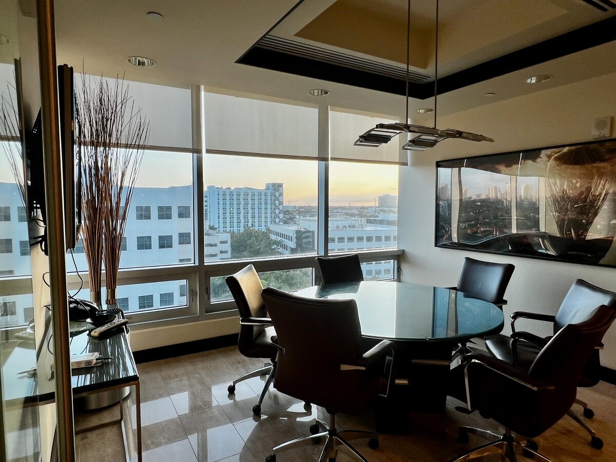 20900 NE 30th Ave, Aventura, FL 33180 - Lot 600 -  - Photo intérieure - Image 2 of 46