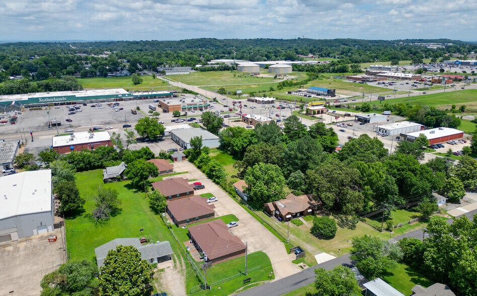 1851 Brazil Ave, Fort Smith, AR à vendre - Photo de l’immeuble – Image 1 sur 7