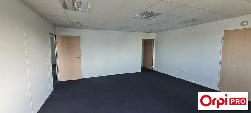 Bureau dans Saint-Brieuc à vendre - Photo intérieure – Image 3 sur 4