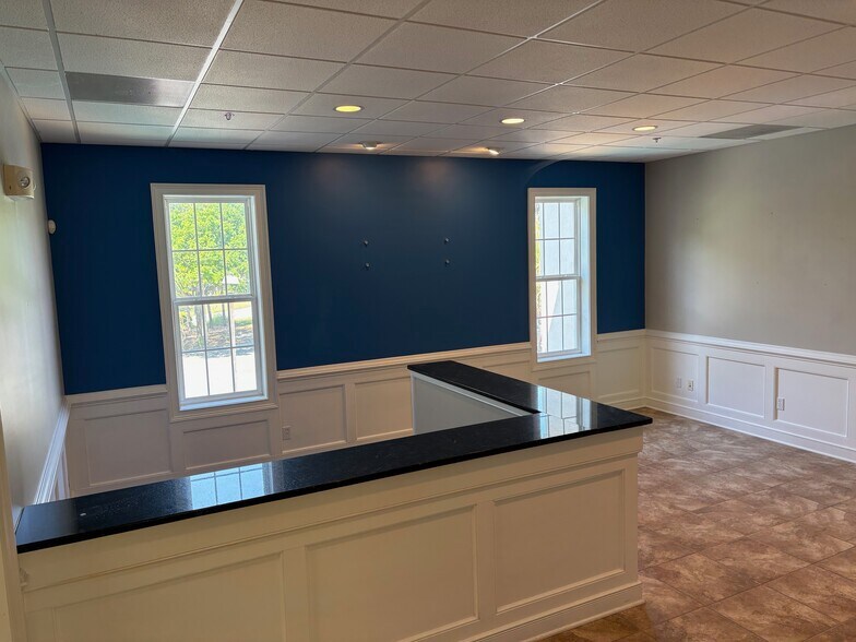 10 Plantation Park Dr, Bluffton, SC à vendre - Photo de l’immeuble – Image 3 sur 25