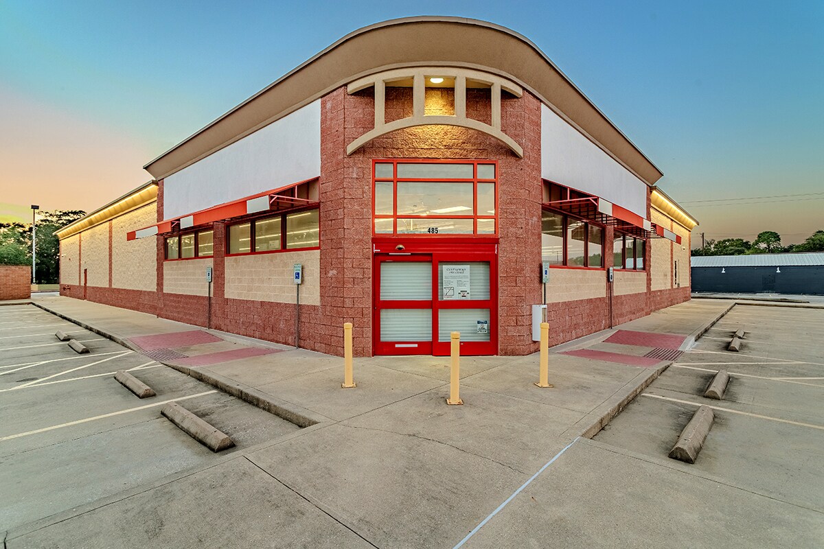 485 Texas Ave, Bridge City, TX à louer Photo de l’immeuble– Image 1 sur 2