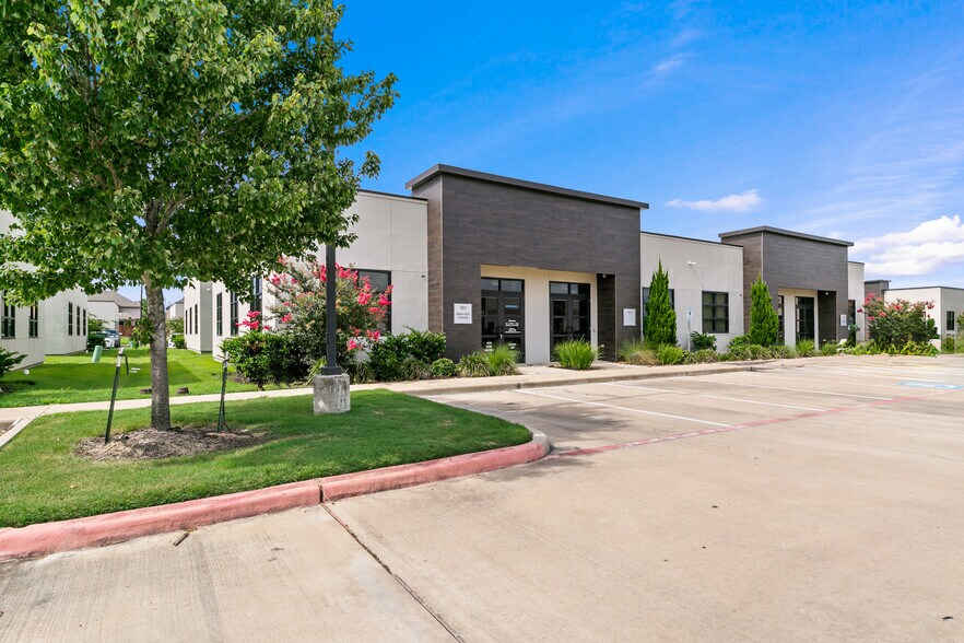 8118 Fry Rd, Cypress, TX à louer - Photo de l’immeuble – Image 3 sur 24
