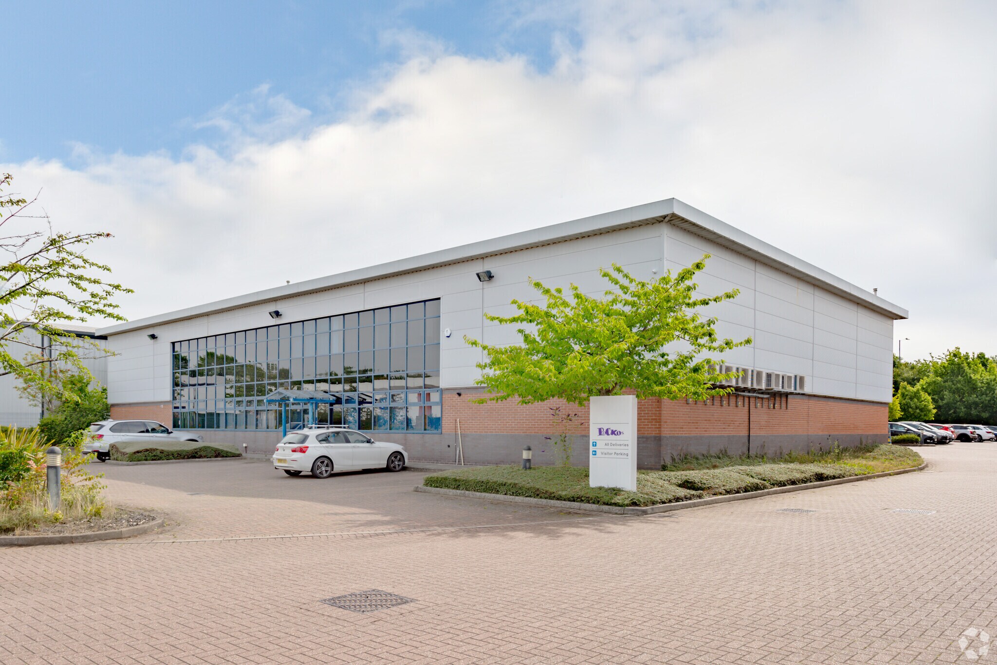 Eastboro Flds, Nuneaton à louer Photo principale– Image 1 sur 29