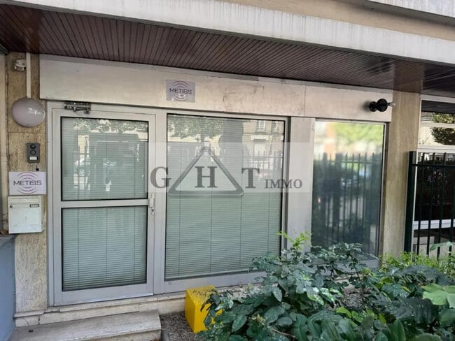 Plus de détails pour Local commercial à vendre