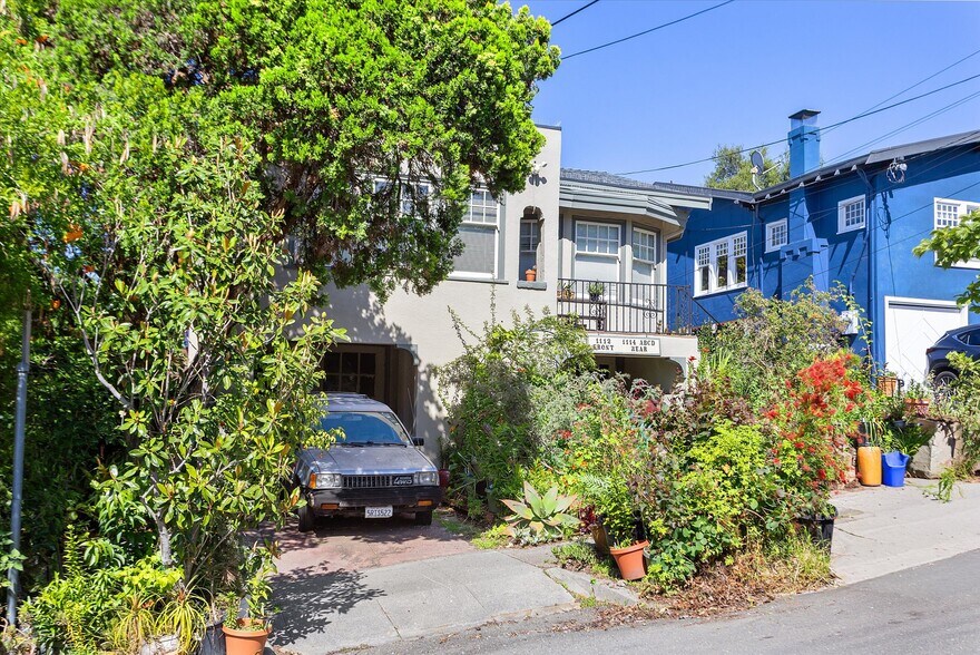 1112 E 33rd St, Oakland, CA à vendre - Photo de l’immeuble – Image 3 sur 12