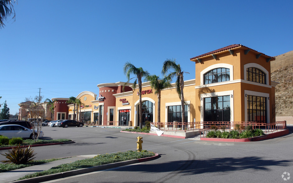 5250 University Pky, San Bernardino, CA à louer - Photo principale – Image 2 sur 4