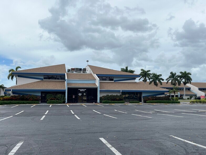 12995 S Cleveland Ave, Fort Myers, FL à louer - Photo de l’immeuble – Image 3 sur 20