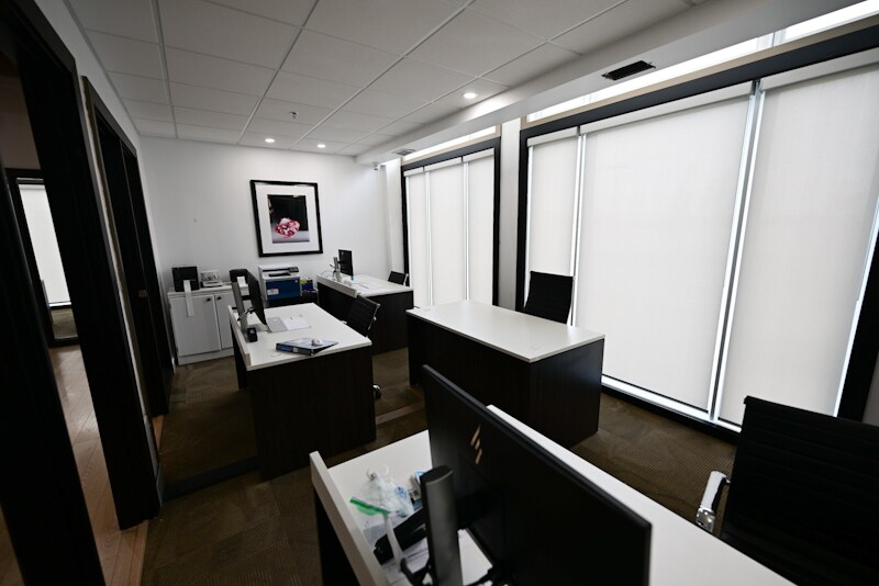 2330 Ellwood Dr SW, Edmonton, AB à louer - Photo de l’immeuble – Image 2 sur 6