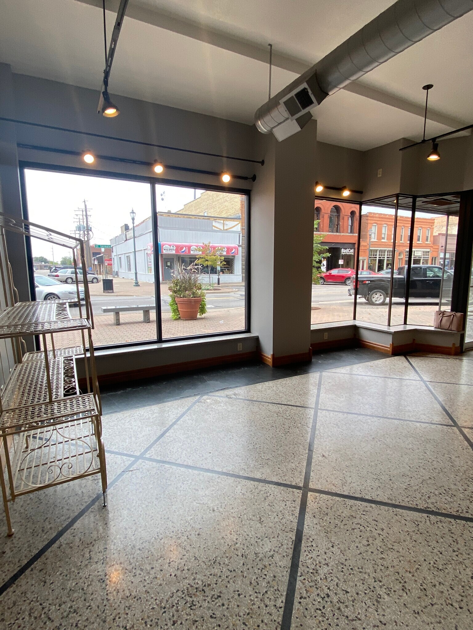 823-830 W Saint Germain St, Saint Cloud, MN à louer Photo intérieure– Image 1 sur 2