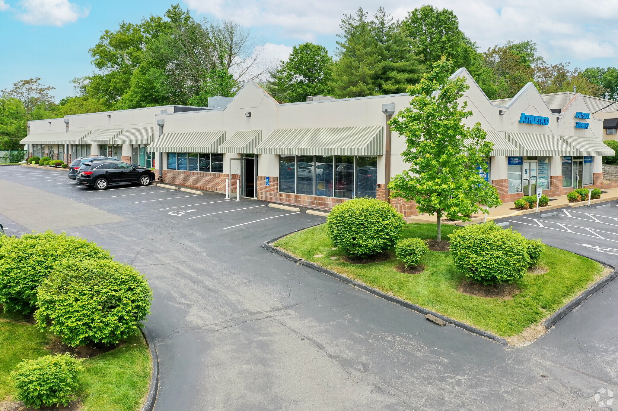 2937-2949 S Brentwood Blvd, Saint Louis, MO à louer Photo principale– Image 1 sur 9