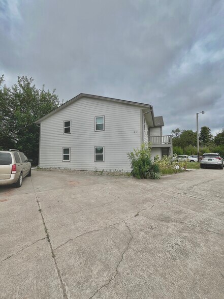 Falcon Ct and Wren St Fourplex portefeuille de 2 biens à vendre sur LoopNet.fr - Photo de l’immeuble – Image 1 sur 41