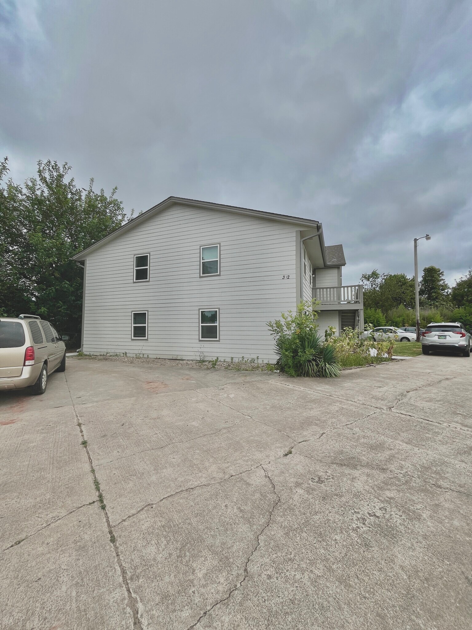 Falcon Ct and Wren St Fourplex portefeuille de 2 biens à vendre sur LoopNet.fr Photo de l’immeuble– Image 1 sur 42